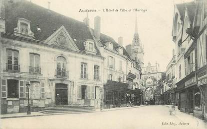 CPA FRANCE 89 "Auxerre, L'Hôtel de ville et l'horloge"