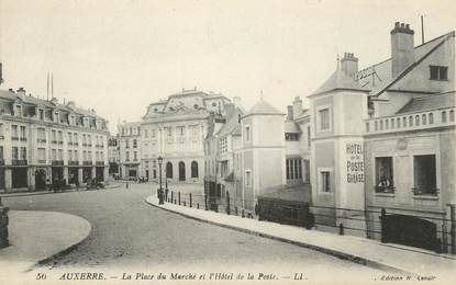 CPA FRANCE 89 "Auxerre, La place du marché et l'Horloge de la Poste"