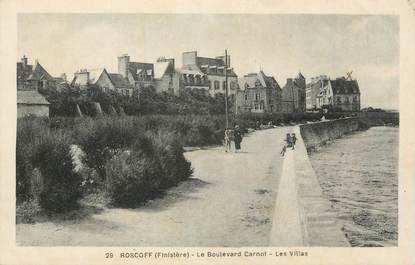 CPA FRANCE 29 " Roscoff, Le Boulevard Carnot, les villas"