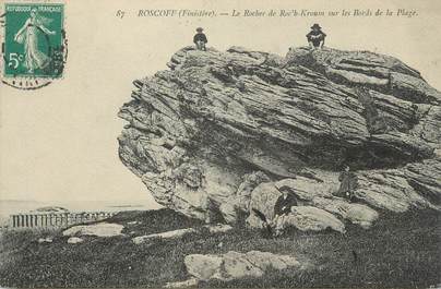 CPA FRANCE 29 " Roscoff, Le Rocher de Roc'h-Kroum "