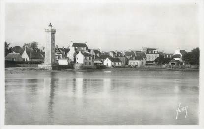 CPA FRANCE 29 " Roscoff, Le Phare du Theven"