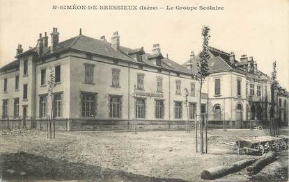 CPA FRANCE 38 " St Siméon de Bressieux, Le groupe scolaire"