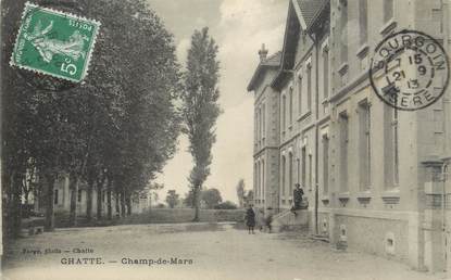 CPA FRANCE 38 " Chatte, Champ de Mars"
