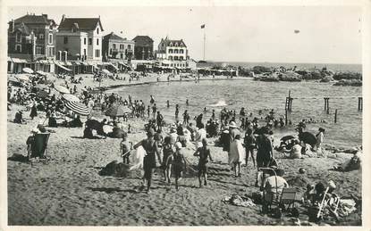 CPA FRANCE 44 " Le Croisic, La plage"