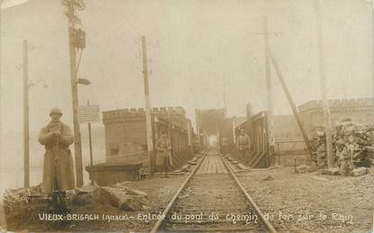 CARTE PHOTO ALLEMAGNE "Vieux Brisach, entrée du pont du chemin de fer"