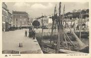 29 Finistere CPA FRANCE 29 " Audierne, La place et un coin du port"