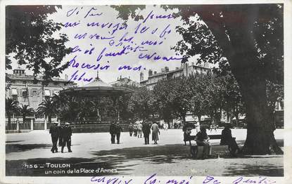 CPA FRANCE 83 " Toulon, Un coin de la Place d'Armes"
