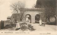 Algerie CPA ALGERIE " Orléansville, Ancienne Porte de Ténès"