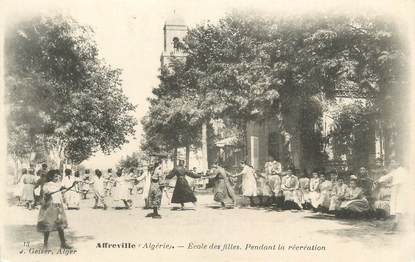 CPA ALGERIE " Affreville, Ecole des filles pendant la récréation"