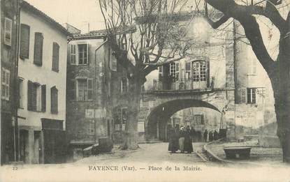 CPA FRANCE 83 "Fayence, Place de la Mairie"