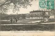 38 Isere CPA FRANCE 38 " Roussillon, La grande place et le Château Charles IX"