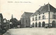 63 Puy De DÔme CPA FRANCE 63 " Tauves, Hôtel de Ville et Grande Place"