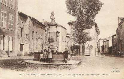 CPA FRANCE 63 " Le Breuil sur Couze, Place de la Fontaine"