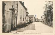 87 Haute Vienne CPA FRANCE 87 "Berneuil, Entrée du bourg et face arrière du château"