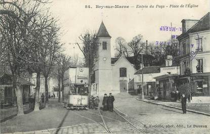 CPA FRANCE 94 " Bry sur Marne, Place de l'église" / TRAMWAY