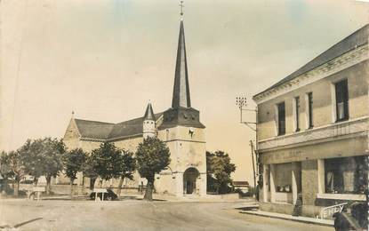 CPSM FRANCE 85 "Notre Dame de Monts, La place et l'église"