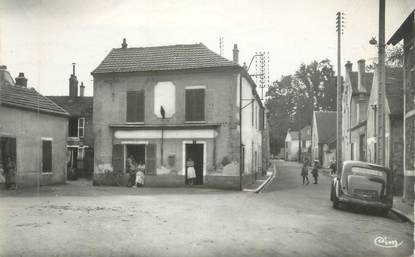 CPSM FRANCE 91 " Epinay sur Orge, Place du 24 août et Rue de la Montagne"