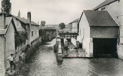 CPSM FRANCE 27 " Neaufles st Martin, L'usine"