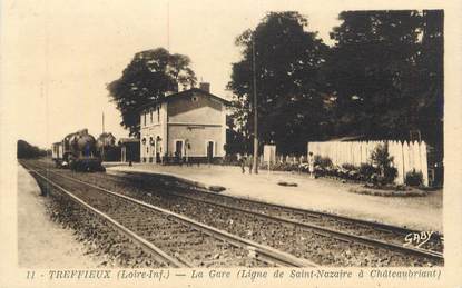 CPA FRANCE 44 " Treffieux, La gare" / TRAIN