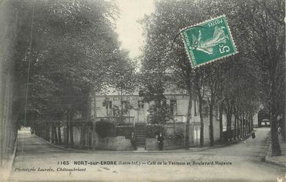 CPA FRANCE 44 " Nord sur Erdre, Café de la Terrasse et Boulevard Magenta"