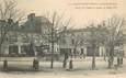 CPA FRANCE 44 " Le Loroux Bottereau, Place de l'église et Statue de Louis XVI"