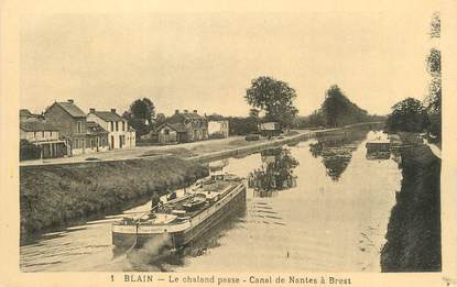 CPA FRANCE 44 " Blain , Le Chaland passe Canal de Nantes à Brest"