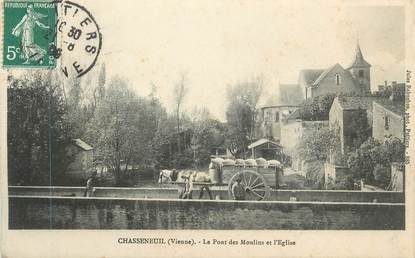 CPA FRANCE 86 " Chasseneuil, Le Pont des Moulins et l'église"