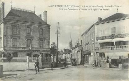 CPA FRANCE 86 " Montmorillon, Rue de Strasbourg, Sous-Préfecture, Café du Commerce, Clocher de l'Eglise St Martial"