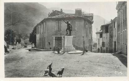 CPSM FRANCE 26 " Chatillon en Diois, Place des Ecoles et le monument aux morts"