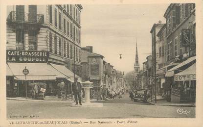 CPA FRANCE 69 " Villefranche en Beaujolais, Rue nationale et Porte d'Anse"