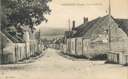 CPA FRANCE 89 " Courgenay, La grande rue"