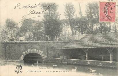 CPA FRANCE 89 " Courgenay, Le pont et le lavoir"