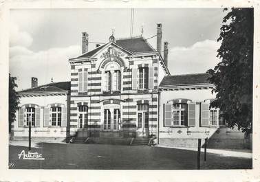 CPSM FRANCE 89 " Ligny le Châtel, Ecole de garçons"