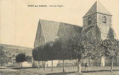 CPA FRANCE 89 " Pont sur Vanne, Place de l'Eglise"