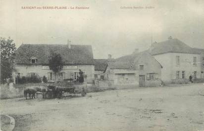 CPA FRANCE 89 " Savigny en Terre Plaine, La fontaine"