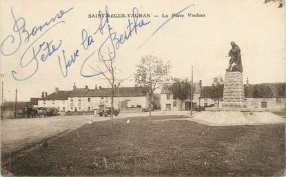 CPA FRANCE 89 " St Léger Vauban, La Place Vauban"