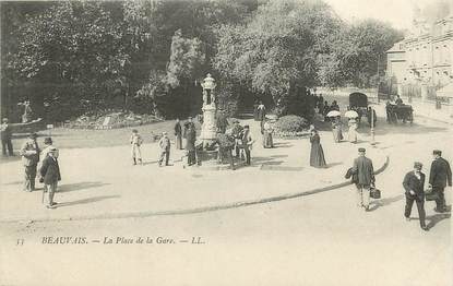 / CPA FRANCE 60 "Beauvais, place de la gare"