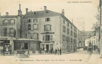 CPA FRANCE 88 " Remiremont, Place du Cygne , Rue des Prêtres"
