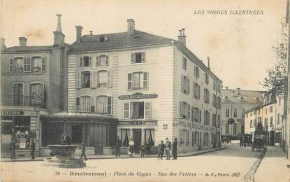 CPA FRANCE 88 " Remiremont, Place du Cygne, Rue des Prêtres"