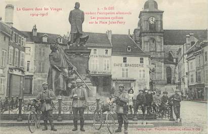 CPA FRANCE 88 " St Dié, Le premiers cyclistes sur la Place Jules Ferry"