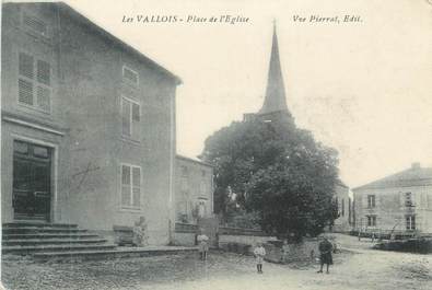 CPA FRANCE 88 " Les Vallois, Place de l'Eglise"