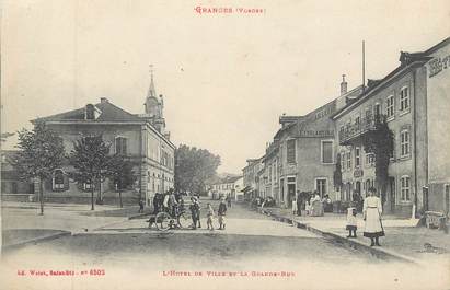 CPA FRANCE 88 " Granges, L'Hôtel de Ville et la Grande Rue"