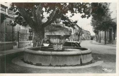 CPSM FRANCE 84 " Chateauneuf du Pape, La fontaine rue Commandant Lemaître"