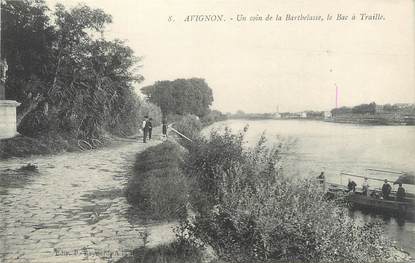 CPA FRANCE 84 " Avignon, Un coin de la Barthelasse, Le bac à traille"