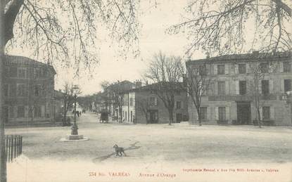 CPA FRANCE 84 " Valréas, Avenue d'Orange"