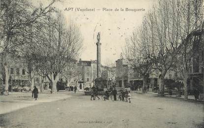 CPA FRANCE 84 "Apt, La Place de la Bouquerie"