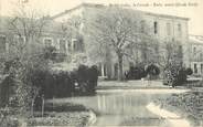 84 Vaucluse CPA FRANCE 84 "Apt, Le jardin public, la cascade, écoles neuves"