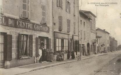 CPA FRANCE 69 " St Etienne des Oullières, Rue principale"