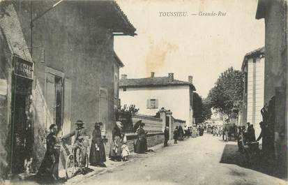 CPA FRANCE 69 " Toussieu, Grande Rue"