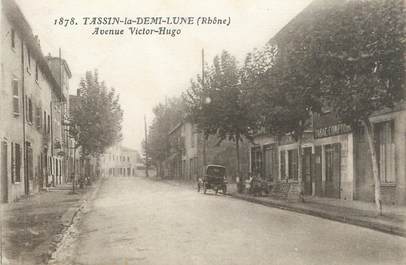 CPA FRANCE 69 " Tassin la Demi Lune, Avenue Victor Hugo"